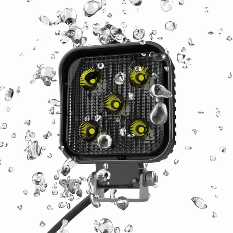 S0515B 4.2 inch square LED work light pod subjected to IP68 waterproof and splash test